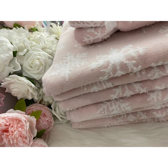 Arctic Holiday 6 Pc White SNOWFLAKE PINK Christmas Bath & Hand Towel Set NWT - Picture 6 of 9